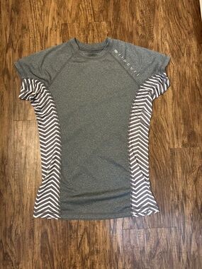 Rip Curl Gray Short Sleeve Rash Tee with Chevron Panels